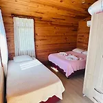 Lodge Fullmoon Camp *