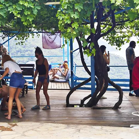 بيت خشبي Fullmoon Camp فاراليا