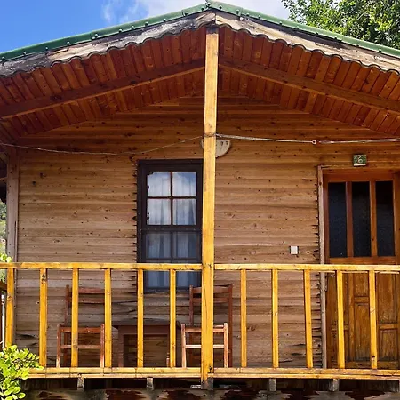 Fullmoon Camp Lodge