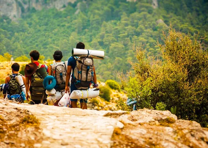 Fullmoon Camp Lodge *