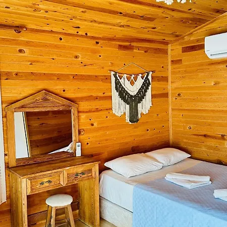 Fullmoon Camp Деревянный коттедж