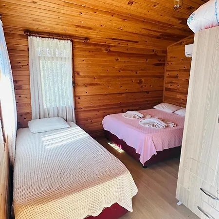 Деревянный коттедж Fullmoon Camp *